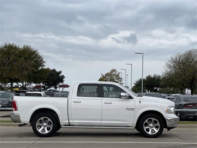 2017 Ram 1500 Laramie photo 3