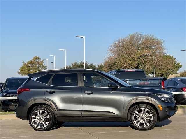 2023 Kia Seltos S photo 3