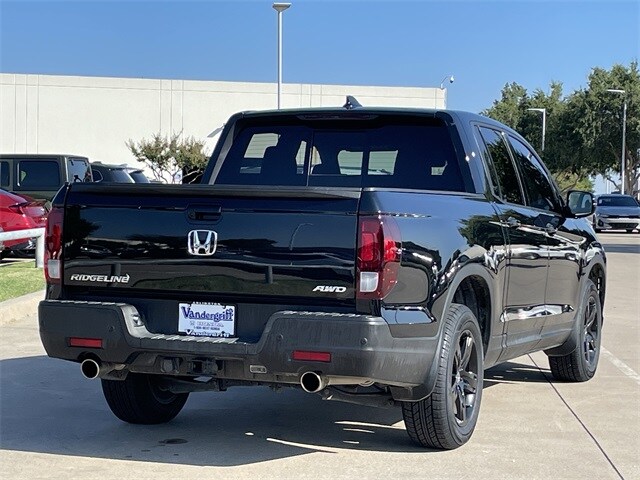 2023 Honda Ridgeline Black Edition photo 3