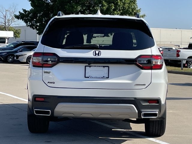 2025 Honda Pilot Touring - Photo 5