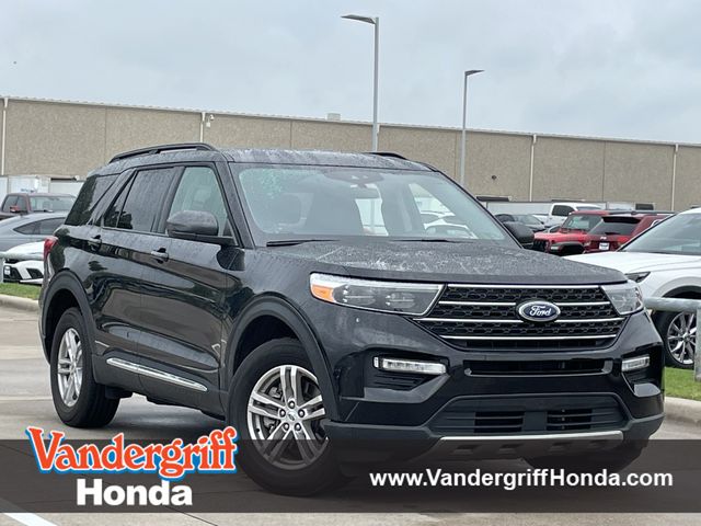 2022 Ford Explorer XLT 4WD's photo