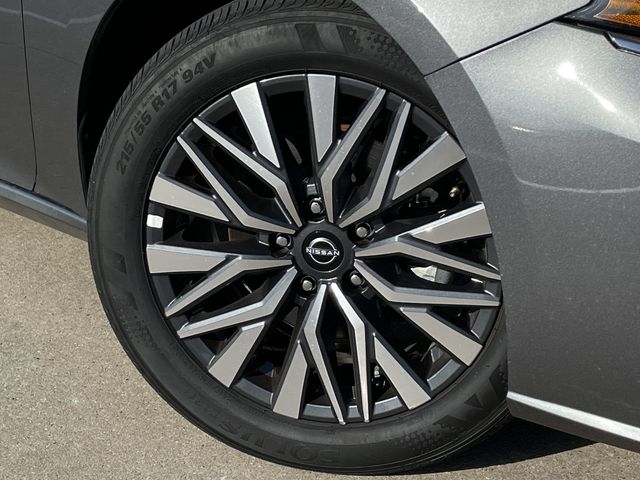 2025 Nissan Altima SV - Photo 8
