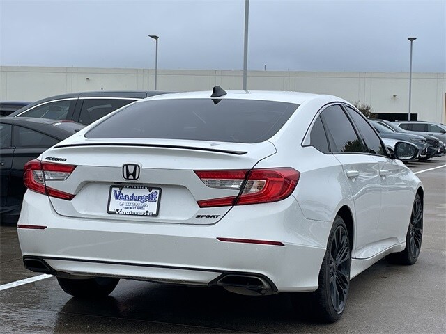 2018 Honda Accord Sport photo 2