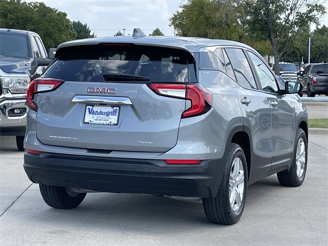2024 Gmc Terrain SLE photo 2