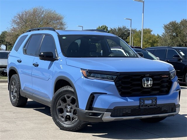 2025 Honda Pilot TrailSport photo 2