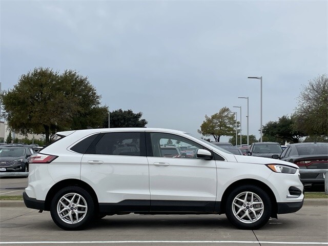 2022 Ford Edge SEL photo 3