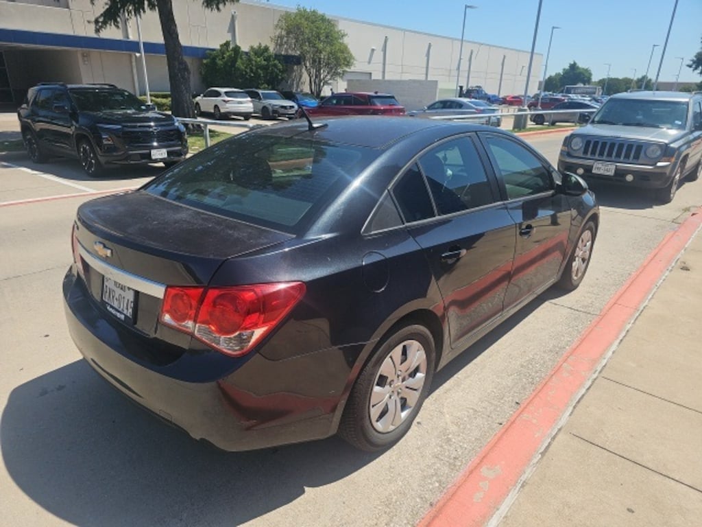 Used 2013 Chevrolet Cruze LS Sedan