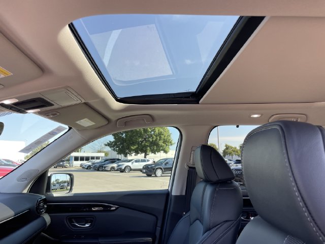 2025 Honda Pilot Touring - Photo 25