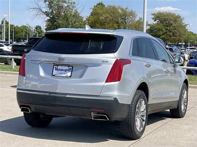 2018 Cadillac XT5 Luxury photo 2
