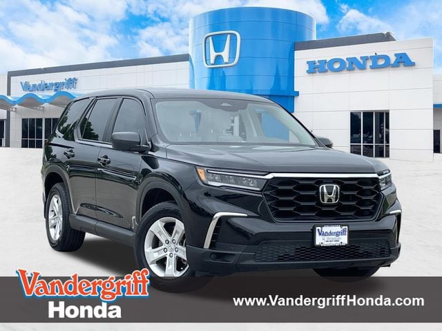 2024 Honda Pilot LX 2WD's photo