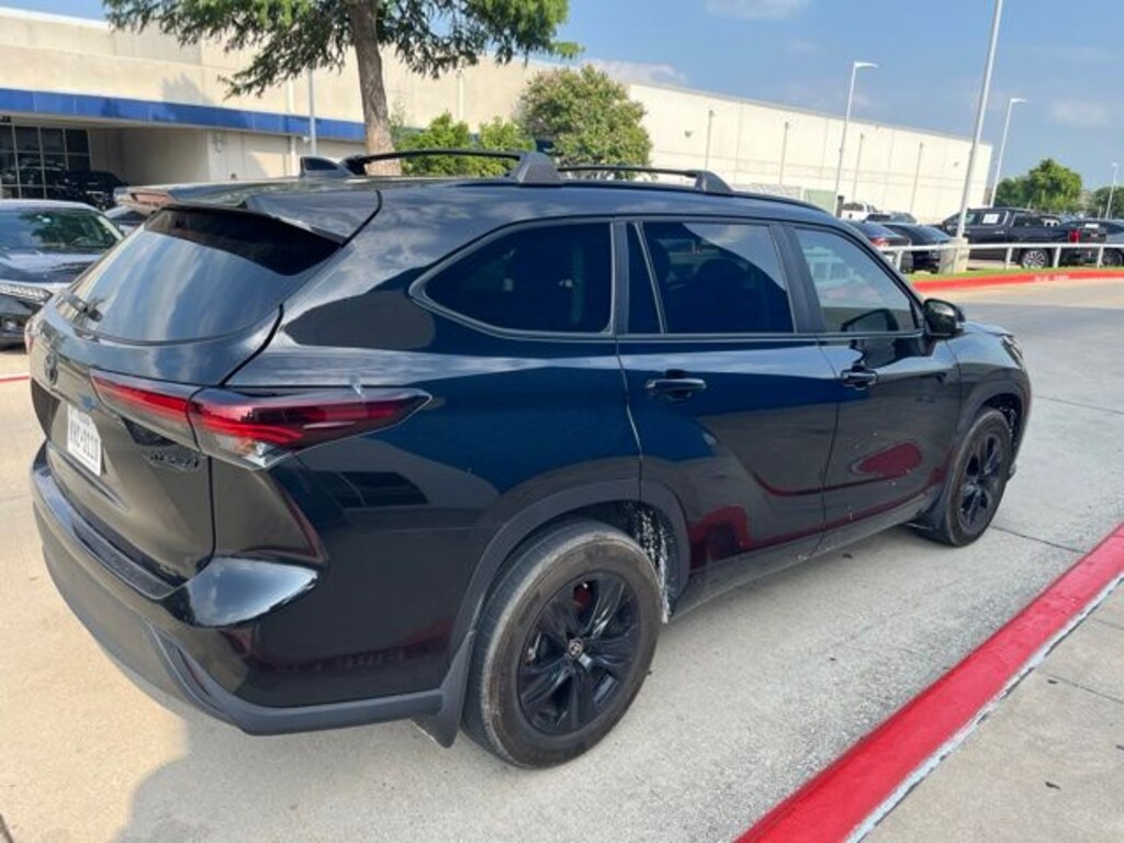 Used 2024 Toyota Highlander Hybrid XLE SUV