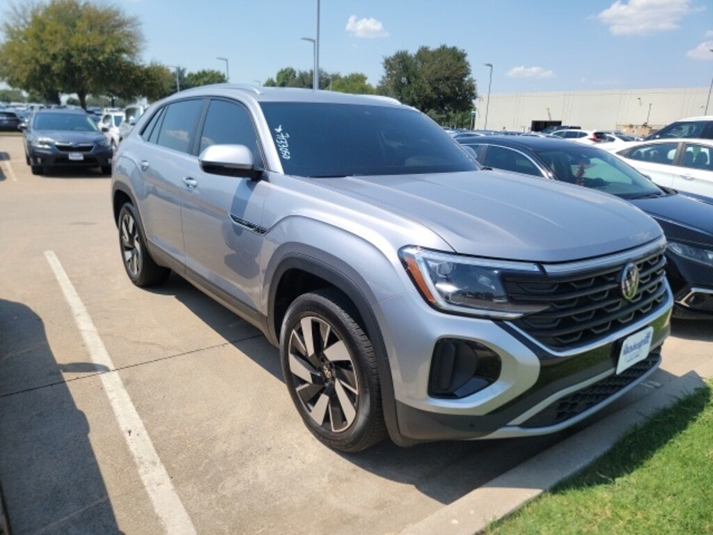 Used 2024 Volkswagen Atlas Cross Sport 2.0T SE w/Technology SUV