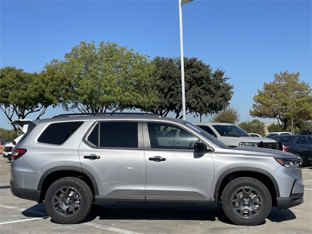 New 2025 Honda Pilot TrailSport SUV