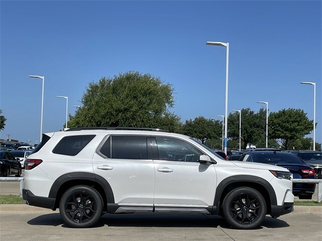 2025 Honda Pilot Touring photo 3