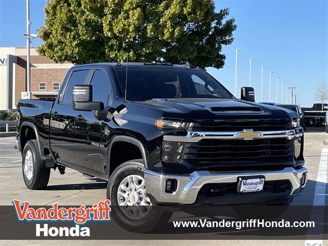2024 Chevrolet Silverado 3500HD LT's photo