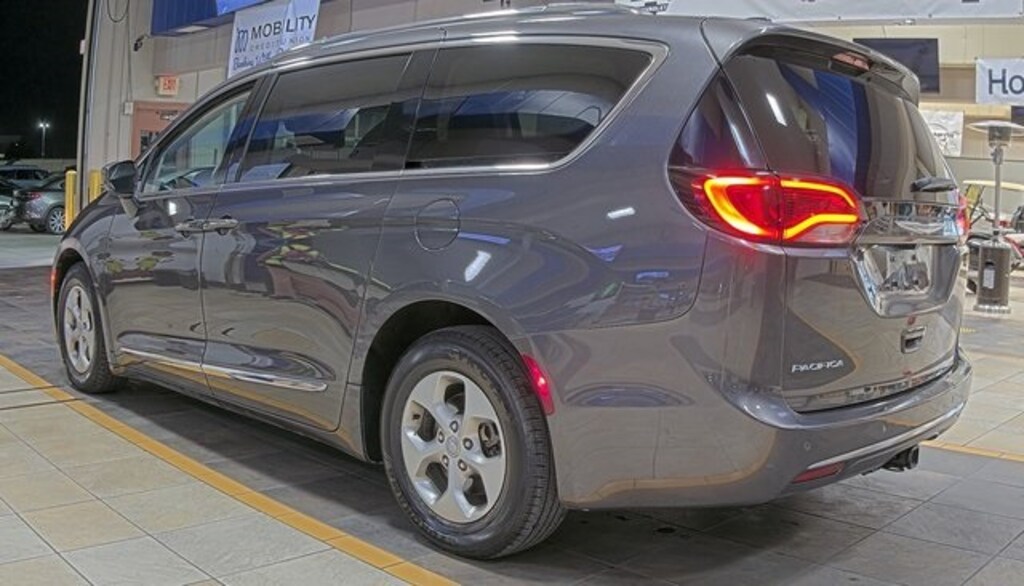 Used 2017 Chrysler Pacifica Touring L Plus Van