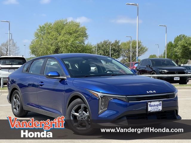 2025 Kia K4 LXS FWD