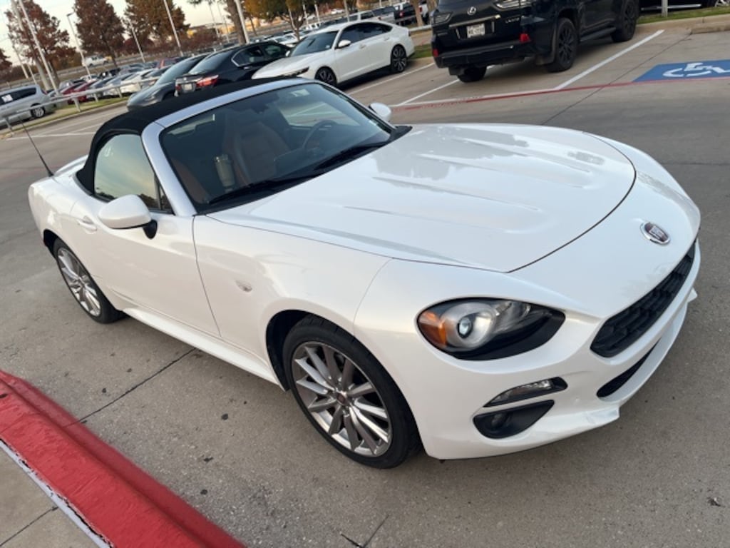 Used 2017 FIAT 124 Spider Lusso Convertible