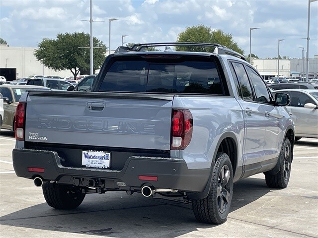 2025 Honda Ridgeline Black Edition photo 4