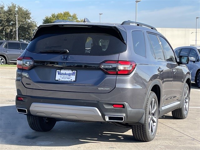 2025 Honda Pilot Touring photo 4