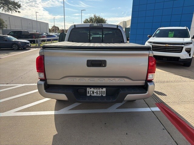 2017 Toyota Tacoma SR photo 4