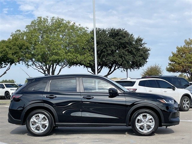 2025 Honda HR-V LX photo 3