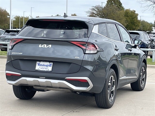 2024 Kia Sportage LX photo 2