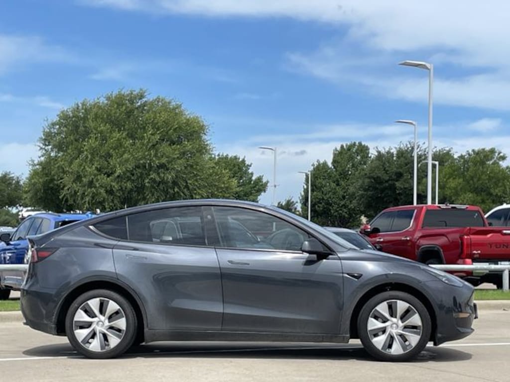 Used 2024 Tesla Model Y Long Range SUV
