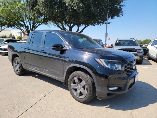 2025 Honda Ridgeline TrailSport photo 2