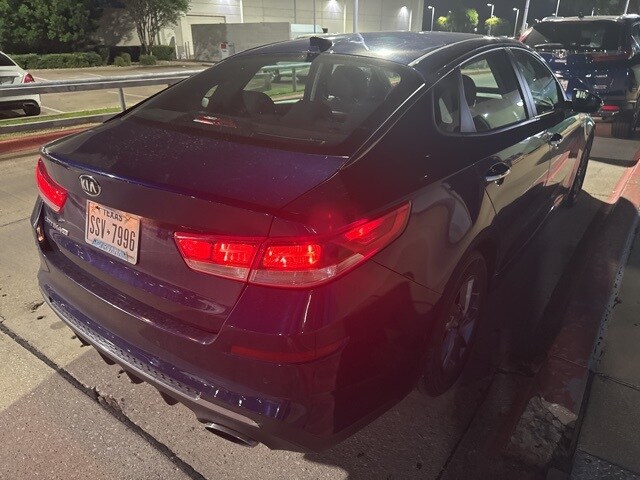 2020 Kia Optima LX photo 3