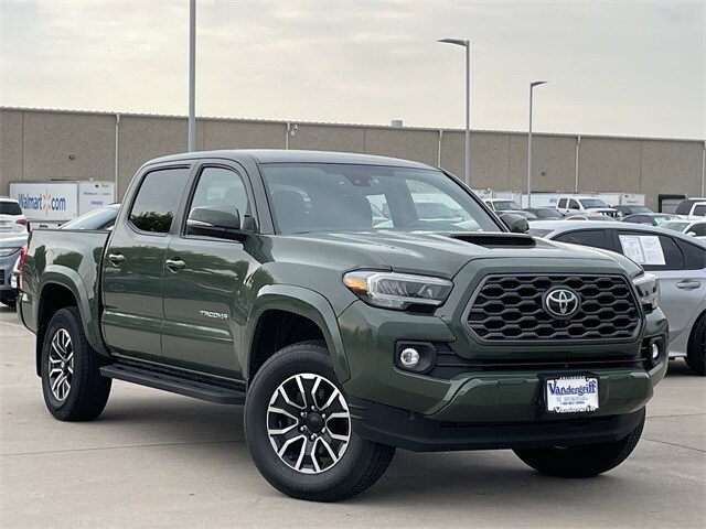 2022 Toyota Tacoma TRD Sport photo 2