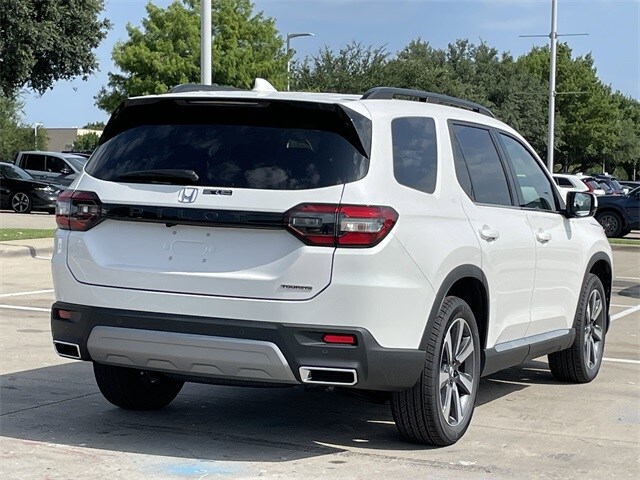 2025 Honda Pilot Touring photo 4