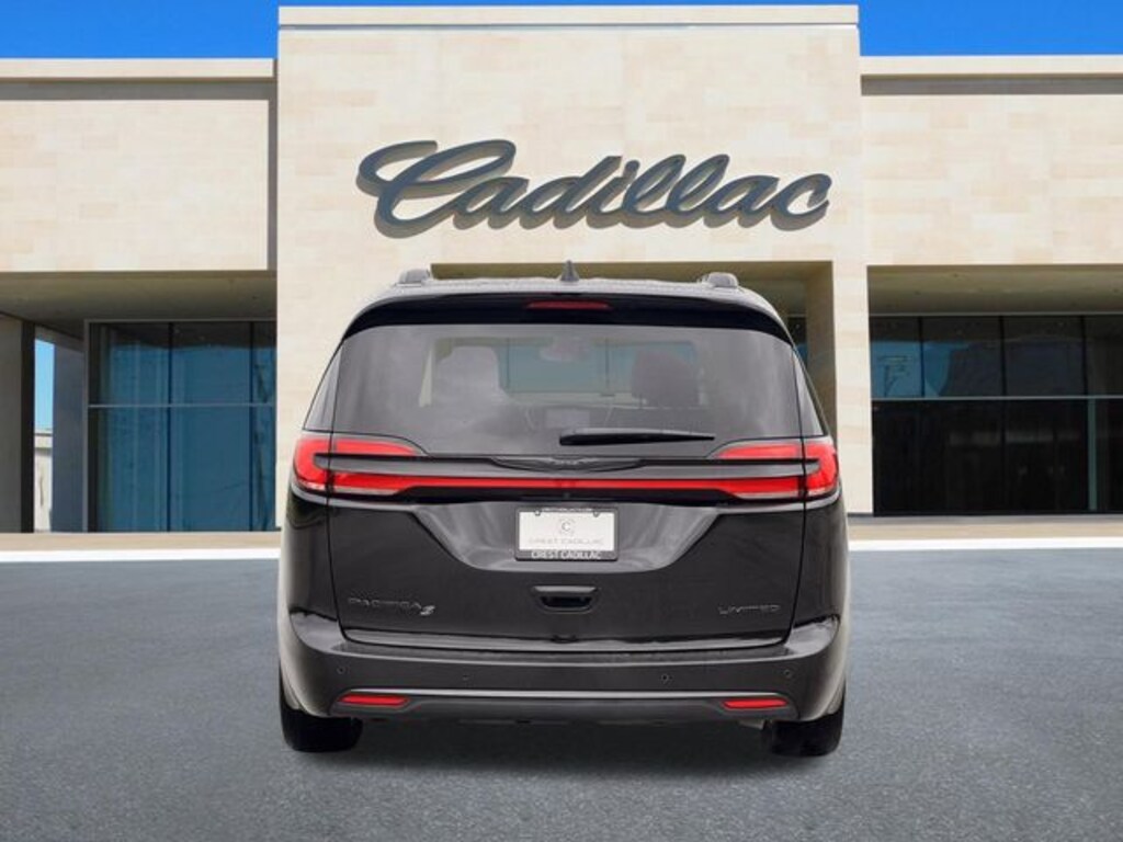 Used 2025 Chrysler Pacifica Limited Van Passenger Van