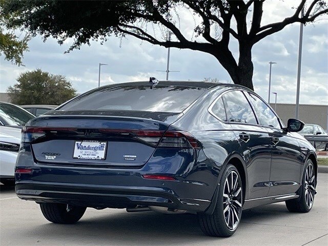2025 Honda Accord Hybrid Touring photo 4