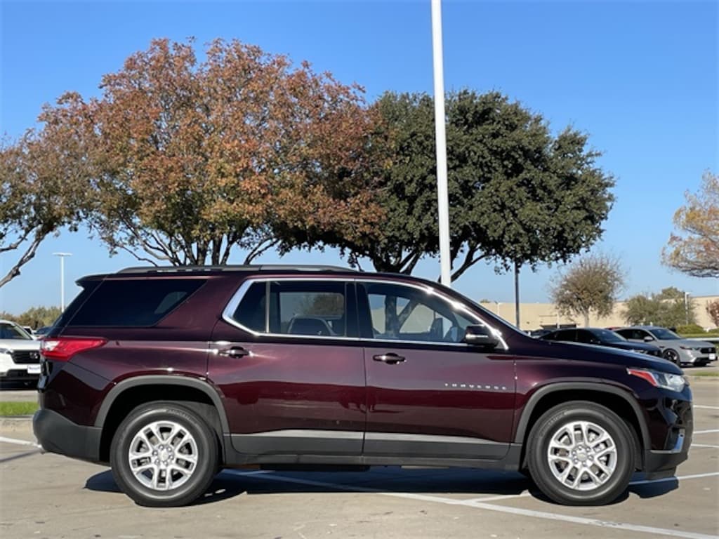 Used 2021 Chevrolet Traverse LT SUV