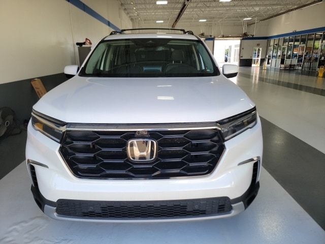 Certified 2023 Honda Pilot Elite with VIN 5FNYG1H89PB032522 for sale in Arlington, TX