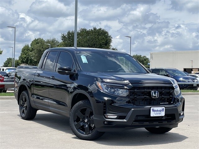 2025 Honda Ridgeline Black Edition photo 2