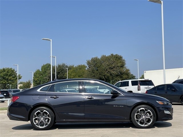 2023 Chevrolet Malibu 1LT photo 2