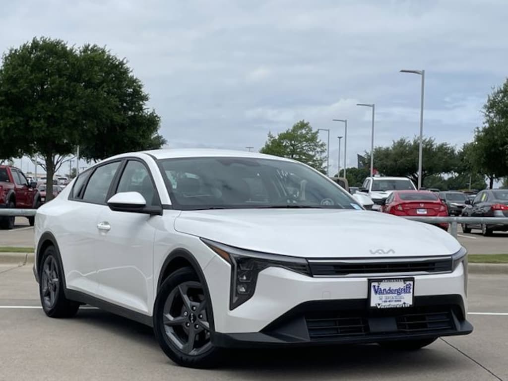 Used 2025 Kia K4 LXS Sedan