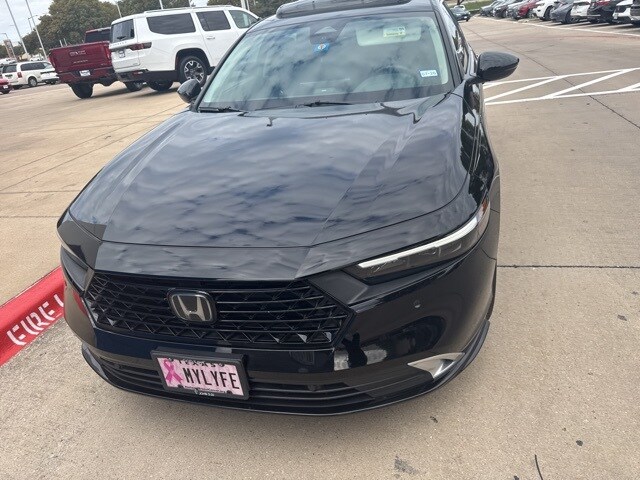 2023 Honda Accord Hybrid Touring photo 2