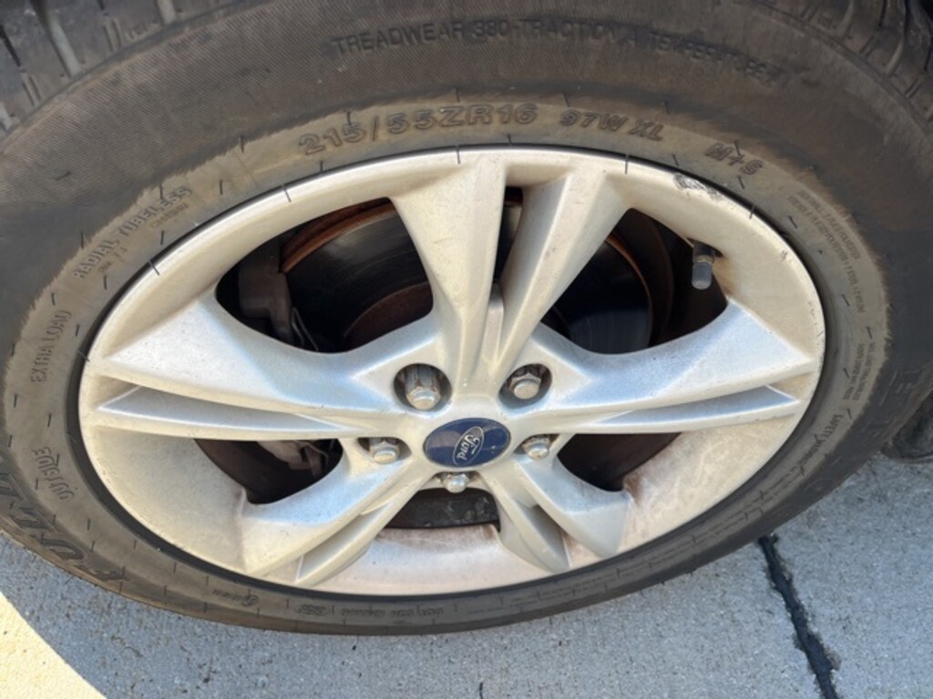 Used 2014 Ford Focus SE Hatchback