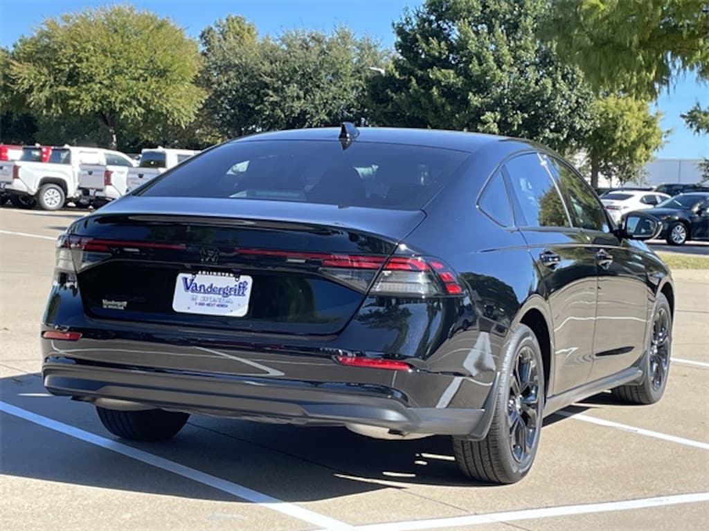 Used 2025 Honda Accord SE Sedan