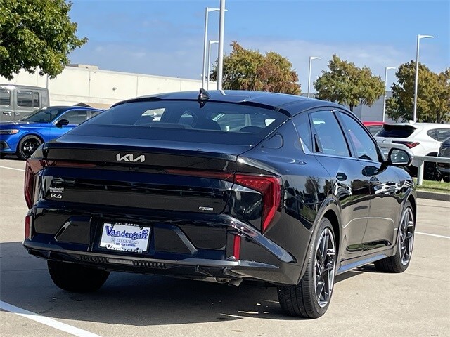 2025 Kia K4 GT-Line photo 3