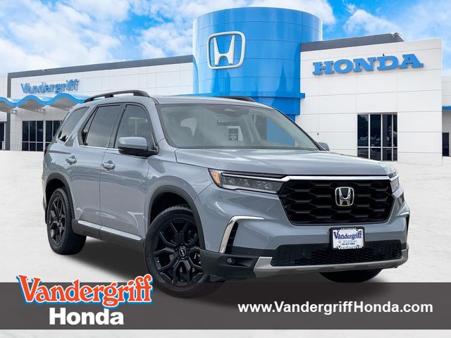 2025 Honda Pilot Touring 2WD's photo