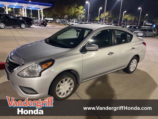 2019 Nissan Versa Sedan SV's photo