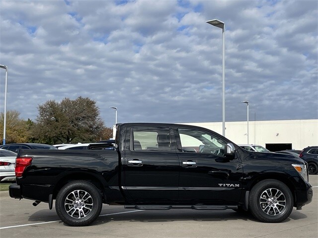 2021 Nissan Titan SV photo 3