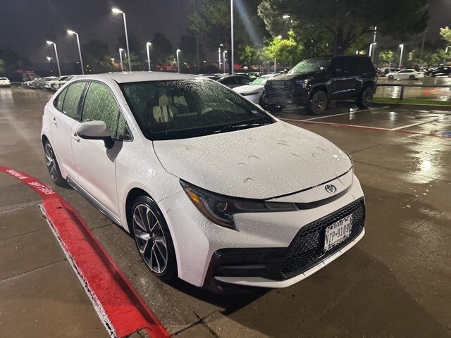 2022 Toyota Corolla SE photo 2
