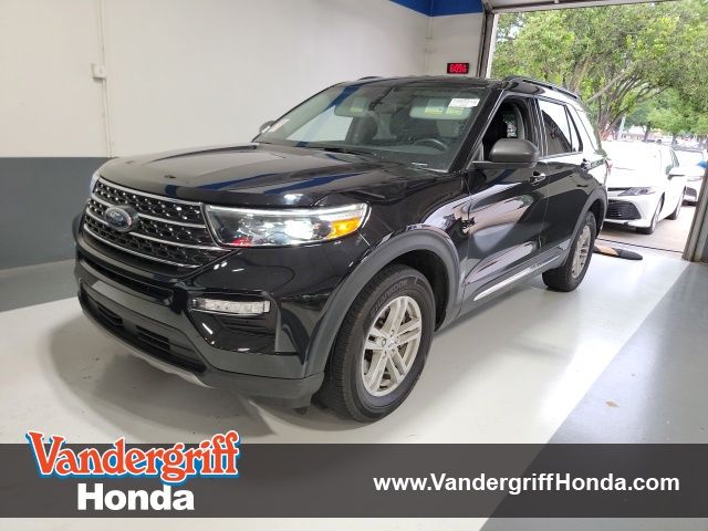 2022 Ford Explorer XLT 4WD's photo