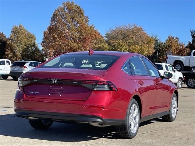 2025 Honda Accord LX photo 3