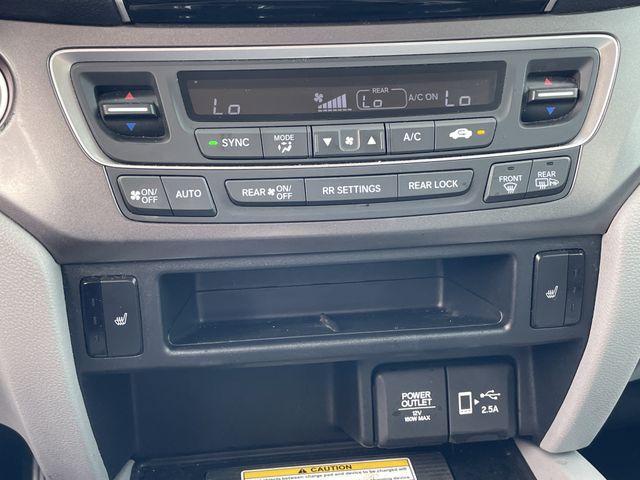 2021 Honda Pilot SE - Photo 18